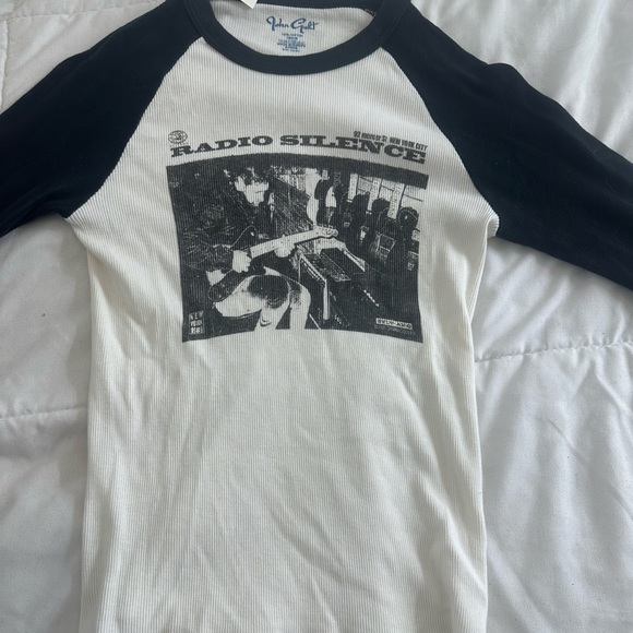 Brandy Melville Tops - brandy melville bella radio silence top